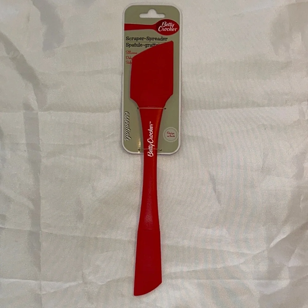 4 piece red Betty Crocker measuring baking set